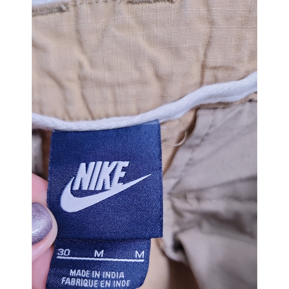 Nike Beige/ Khaki Cargo Hiking Shorts Men's size 30 - Picture 7 of 9